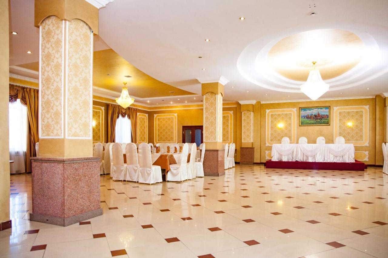 Ak Samal Hotel Karagandy Esterno foto